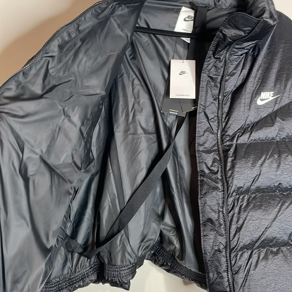 Nike | Women’s Black Therma Fit Synthetic Fill Puffer Coat Size XXL NWT